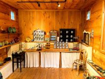 Mudluscious-pottery-showroom