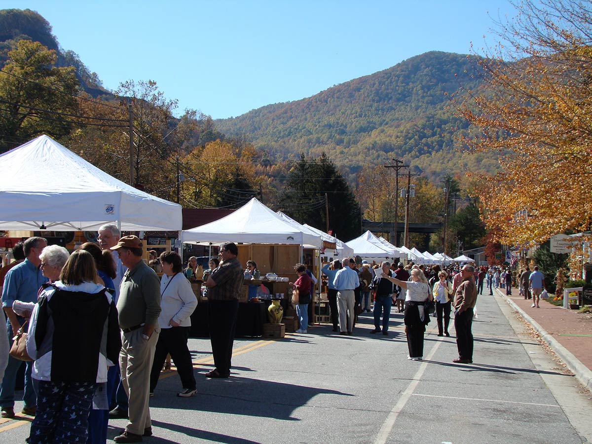 WNCPotteryFestival-tents