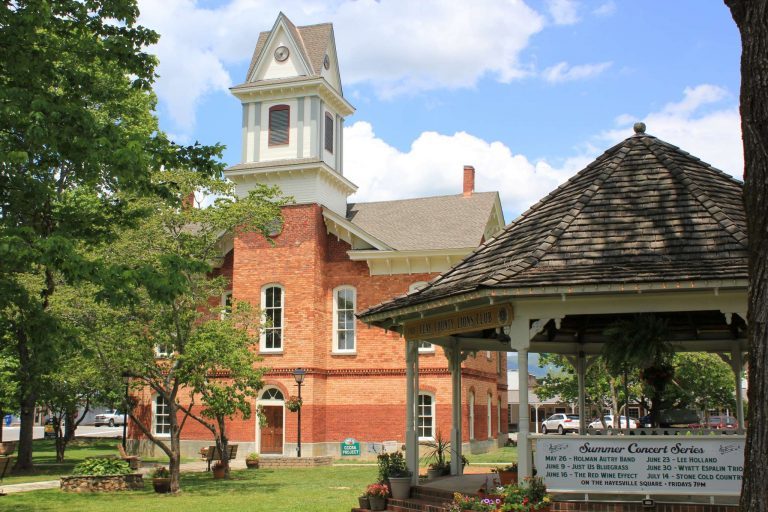 Historic Clay County Courthouse / Beal Center Blue Ridge National