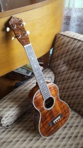 Henderson Jayne ukulele front